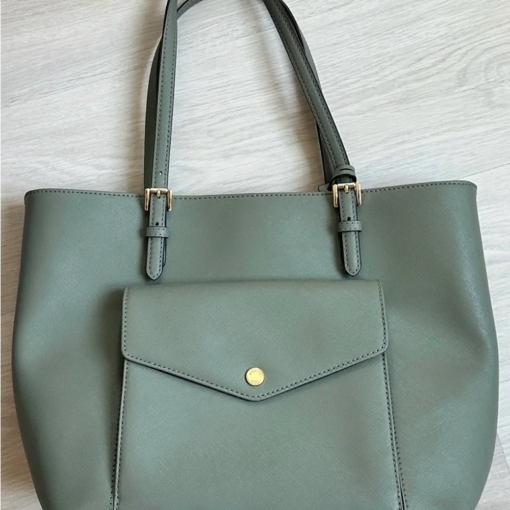 Michael Kors Jet Set Tote Bag - Picture 2 of 8